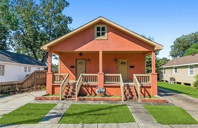 526 BROWN Avenue photos photos