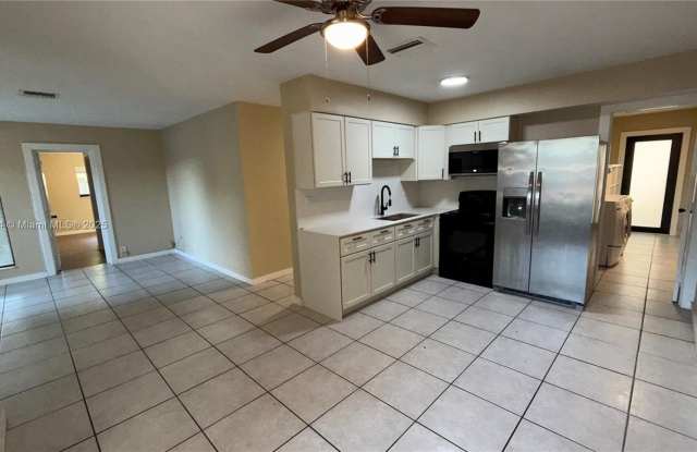 6625 SW 49th St photos photos