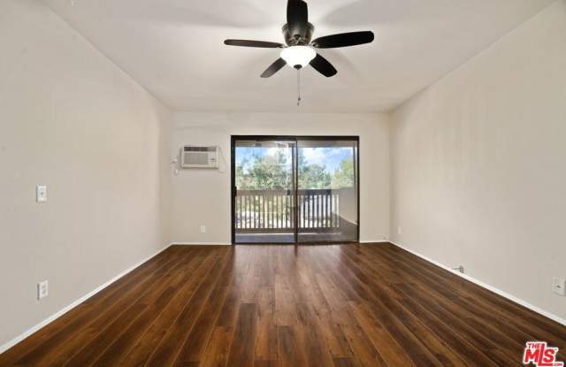 20234 Cantara St Gallery 3