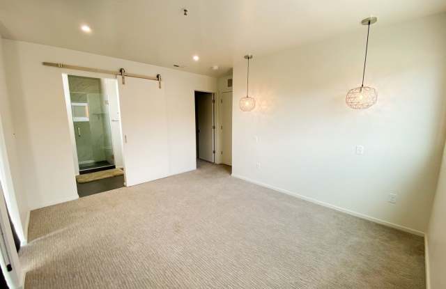 Modern 2BR Townhome w/ 2-Car Garage + 2.5 Baths – Move-In Special! Salt Lake City Gallery 3