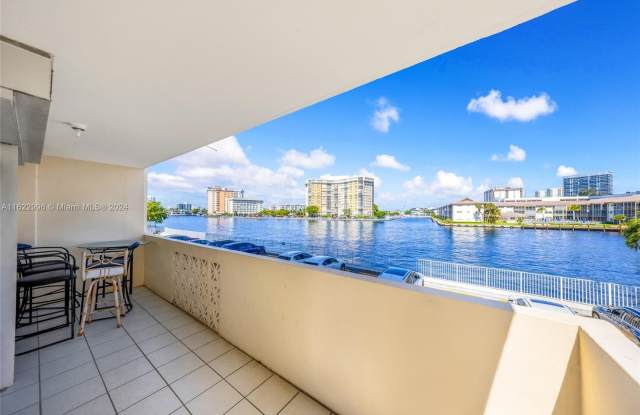 1833 S Ocean Dr photos photos