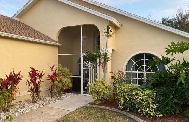 single family home for rent - 9096 Palm Island Circle, North Fort Myers, FL 33903