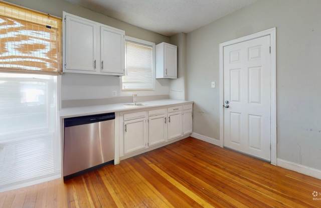 280 McGrath Highway - 3 photos photos