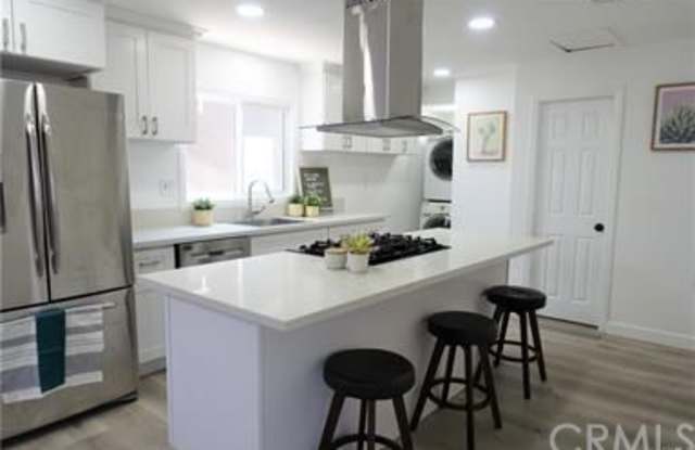 2275 Lime Avenue Gallery 2