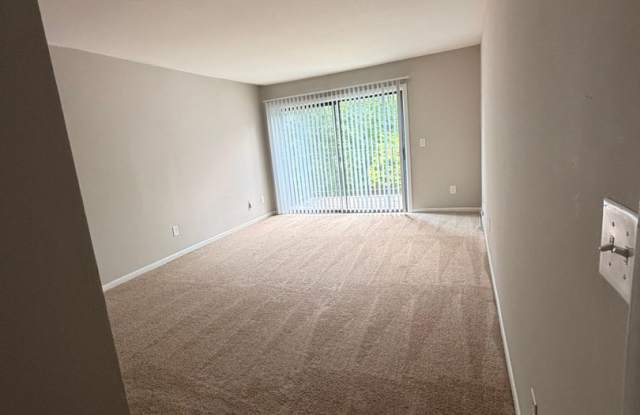 Looking For Convenience? Well, Look No Further!  Located directly on the Lynx Blue Line 15 minutes from Uptown Charlotte Gallery 4