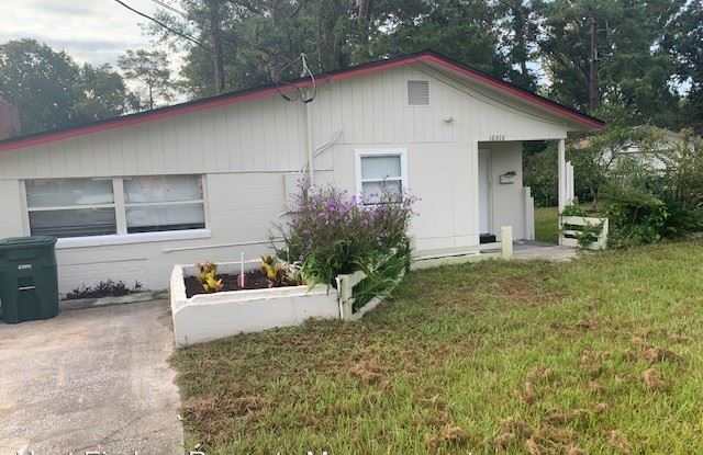 10320 Driftwood Rd - 10320 Driftwood Road, Jacksonville, FL 32246