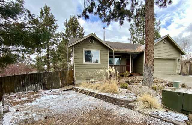 Updated 3BR - 2BA Gardener's Dream, w/ RV parking - 1112 Southwest Long Creek Lane, Bend, OR 97702