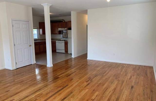15 Hunter Ave Gallery 4