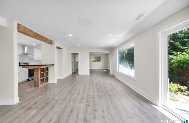 450 Danbury Road Gallery 3