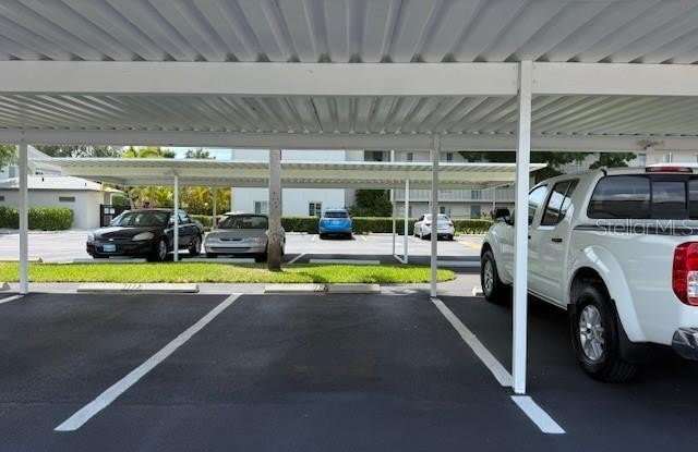 2737 ENTERPRISE ROAD E Gallery 4