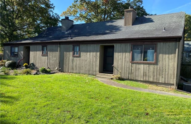 156 Apache Lane - 156 Apache Lane, Stratford, CT 06614