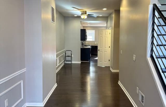 1099 West Fayette Street Gallery 4