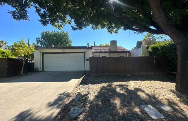 308 N Riverside Dr photos photos