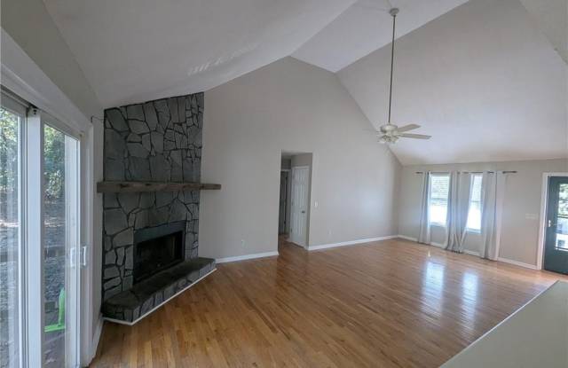 1995 Holly Cove Road Gallery 4