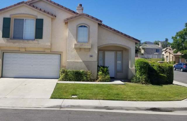 1046 Viewpointe Lane photos photos
