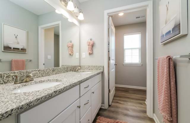 1110 Northwest Hilltop Lane Gallery 4