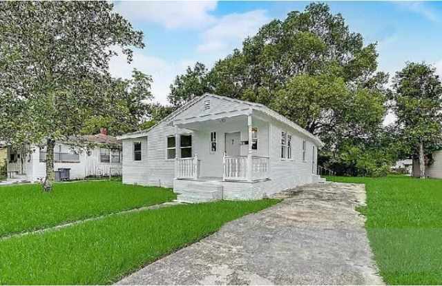 1718 McMillan St Jacksonville, FL Gallery 2