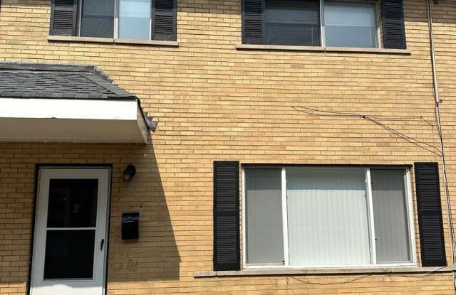 1719 E Roosevelt Road - 1719 East Roosevelt Road, Wheaton, IL 60187