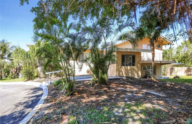 445 NE 20th St photos photos