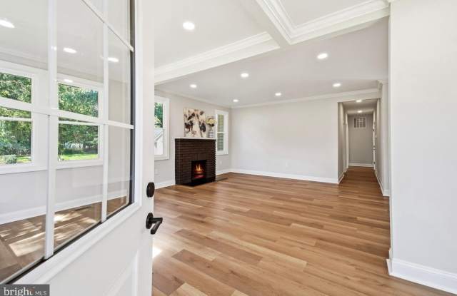 692 RIDGE Gallery 4