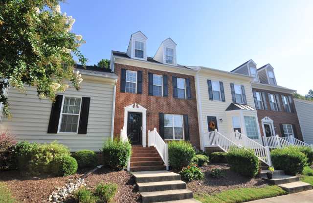 402 Knightsborough Way photos photos