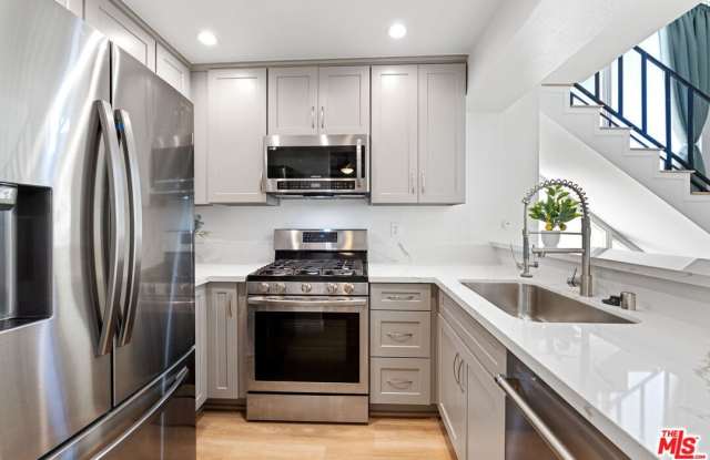5325 Newcastle Ave photos photos 5325 Newcastle Ave photos photos