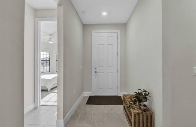 Enjoy Pebble Glen Drive in Estero Gallery 2
