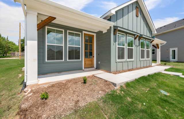 1207 Chestnut Court, Runa - 2Unit # 2 Gallery 4