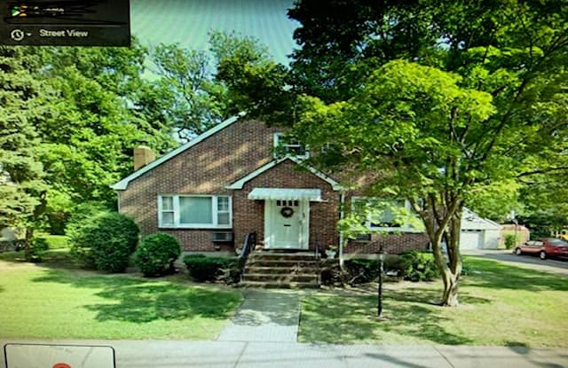816 Kingsland Lane - 816 Kingsland Lane, Ridgefield, NJ 07024