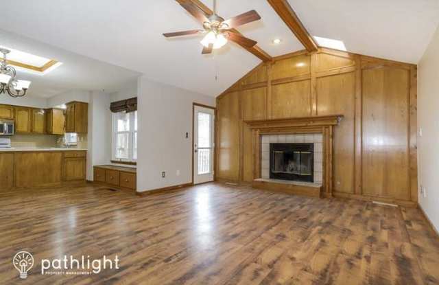 1913 Northeast Red Oak Lane Gallery 3