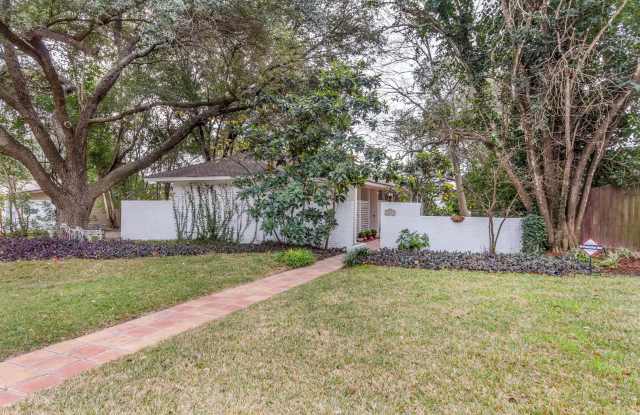 SECLUDED 3-BEDROOM IN TERRELL HILLS photos photos