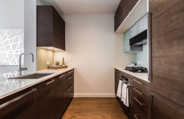 101 W 31st St - 101 West 31st Street, New York City, NY 10001
