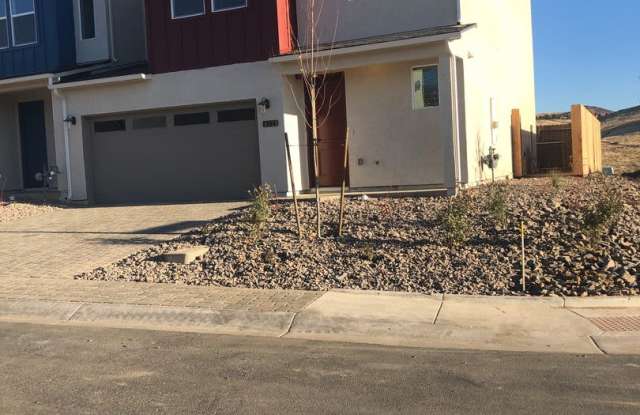 CORNER LOT - END UNIT - NO YARD TO MAINTAIN - GRANITE - STAINLESS - GATED photos photos