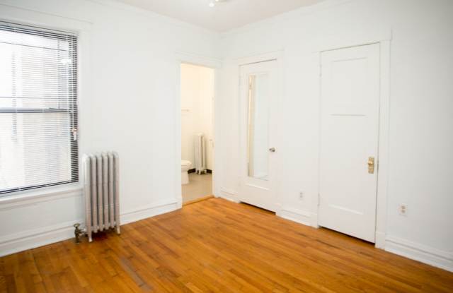 5452 S Ellis Gallery 3