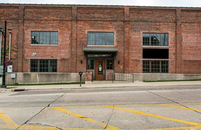 801 Jackson Gallery 4