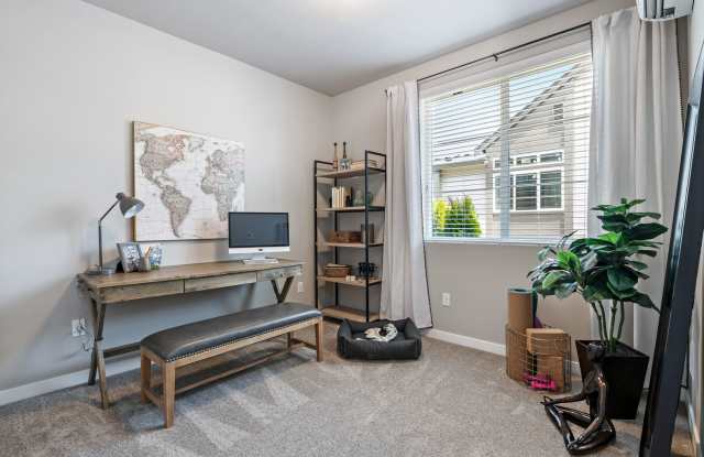 4 Bedroom Kenmore Townhome with a Territorial View! Gallery 4
