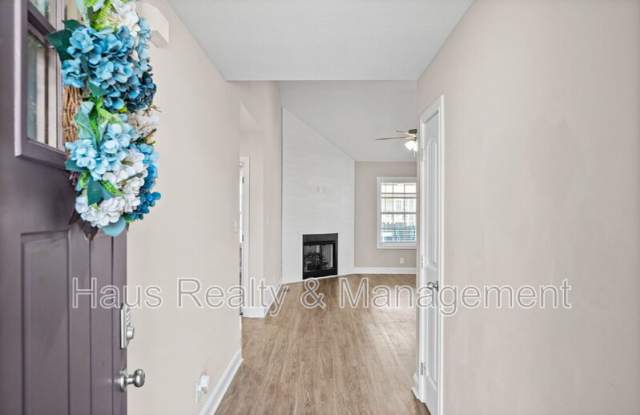 314 Lugano Ln Gallery 2