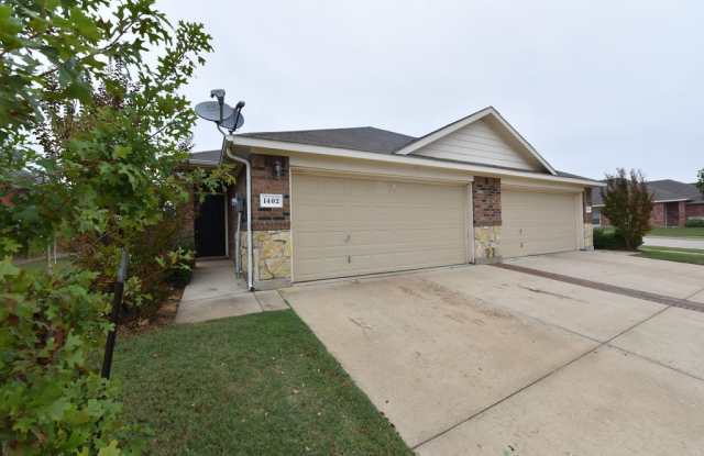1402 Piedmont Dr - 1402 Piedmont Drive, Mansfield, TX 76063
