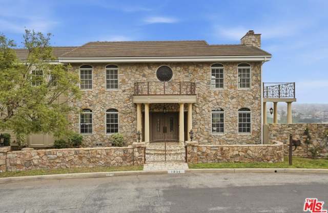 1036 El Medio Ave photos photos