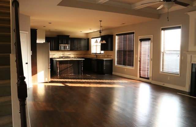 6100 Cove Park Drive Gallery 3