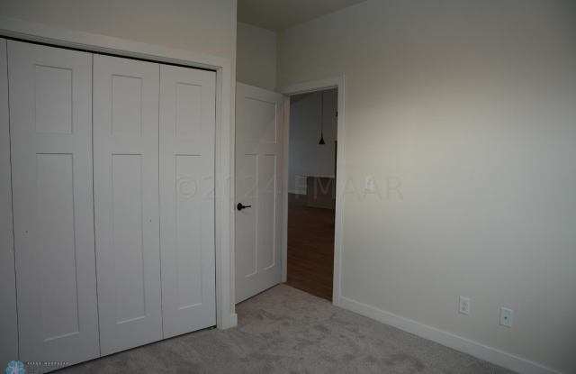 3 bed 2 bath slab on grade Twinhome for rent Gallery 3