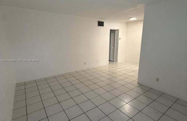 16851 Northeast 18th Avenue Gallery 2