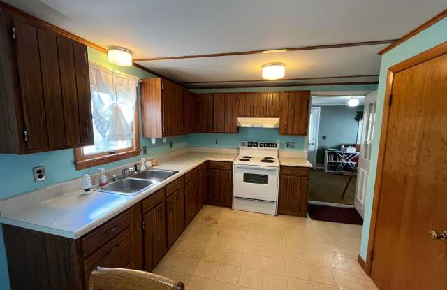 Four Bedroom Single Family House for Rent @ Madison St, North Anson photos photos