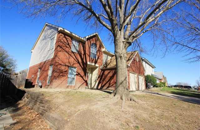 10124 Long Rifle Dr - 10124 Long Rifle Drive, Fort Worth, TX 76108