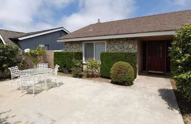 21182 Breton Ln Gallery 2