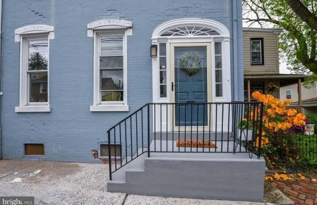 128 CHESTNUT STREET - 128 Chestnut Street, Pottstown, PA 19464