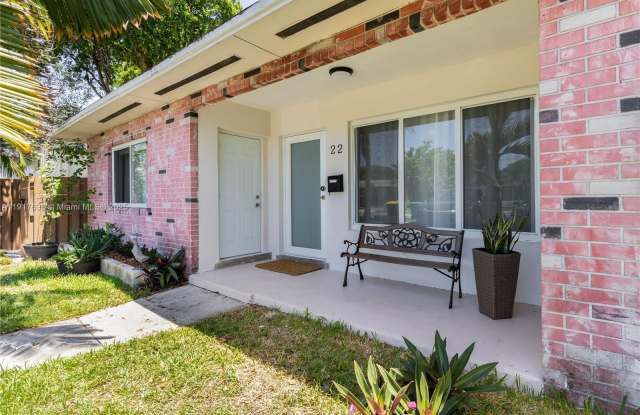 22 SE 13th Ter photos photos