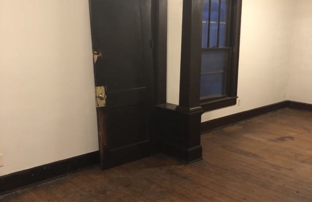 1361 N Lasalle St Gallery 2