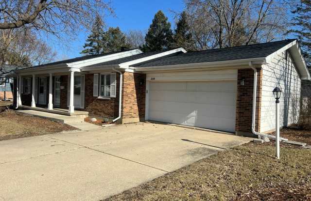 209 W Royal Drive - 4 Bedroom Single Family Home photos photos