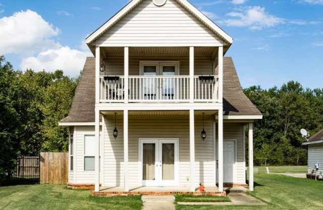 Available Now Through July 2026: Three Bed / Three Bath with Fenced Yard and Community Pool Gallery 3